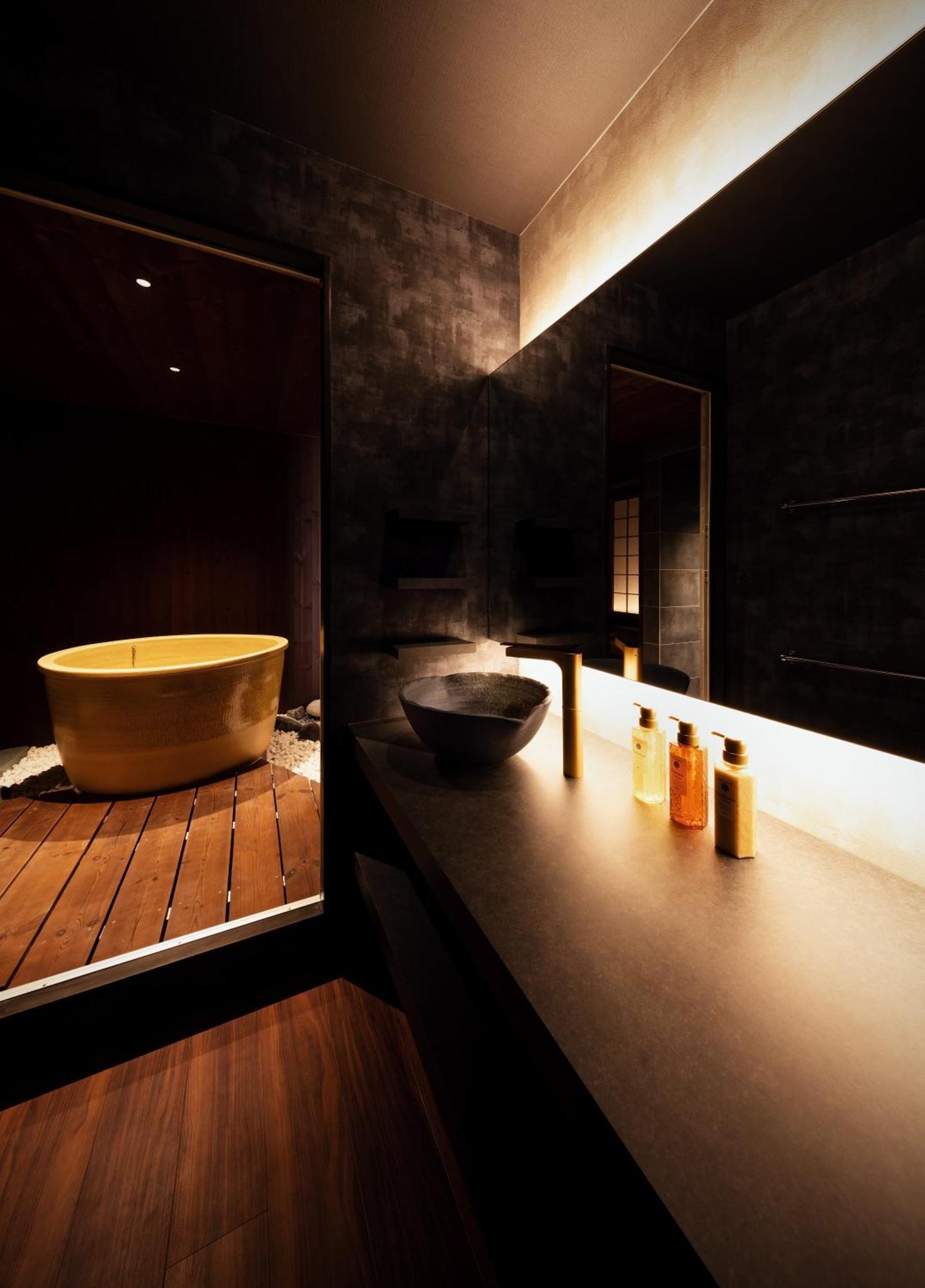 فيلا 古今 天下茶屋 With A Private Parking Lot And A Half Open-Air Bath And Direct To Kix أوساكا المظهر الخارجي الصورة